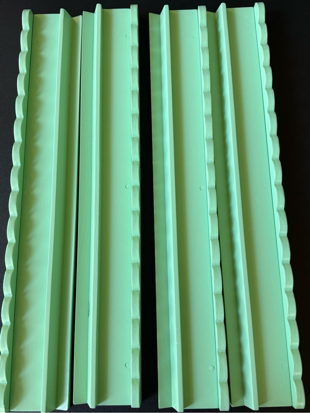 Mahjong Wooden Scalloped 20” rack. NWOT Racks w rack bag. Never used . Magnetic